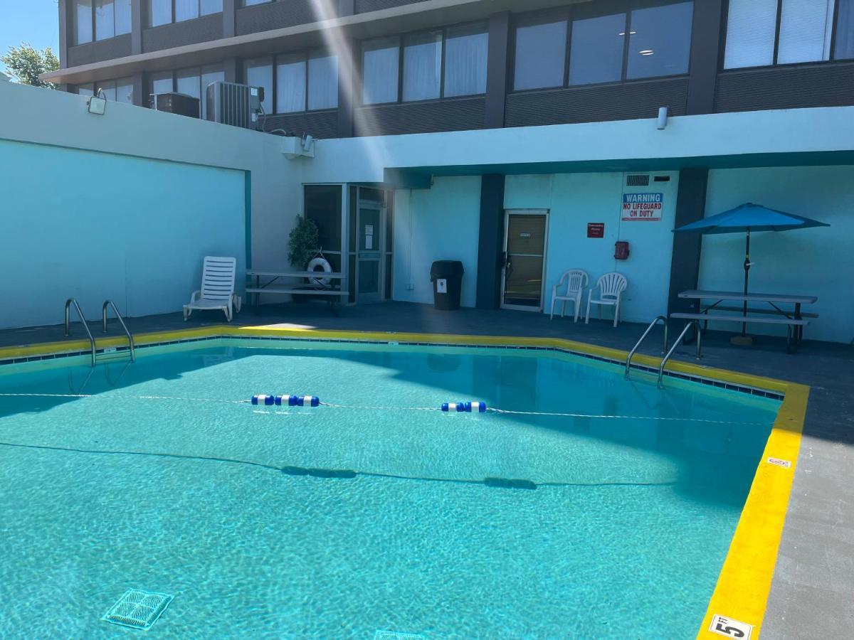Quality Inn & Suites Цинциннати Экстерьер фото