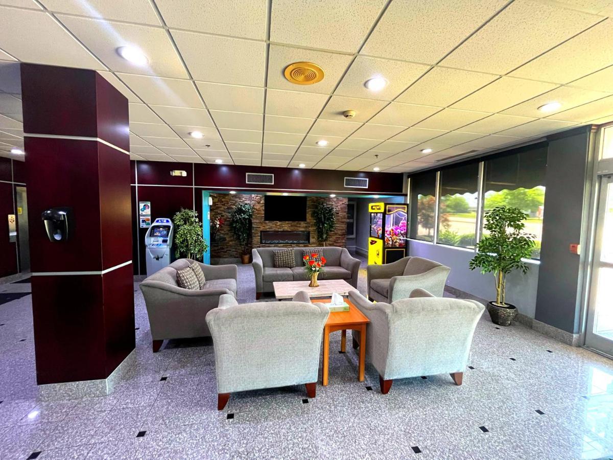 Quality Inn & Suites Цинциннати Экстерьер фото