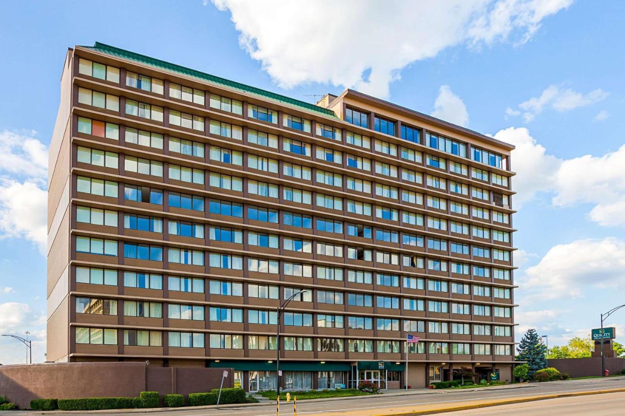 Quality Inn & Suites Cincinnati Downtown Экстерьер фото