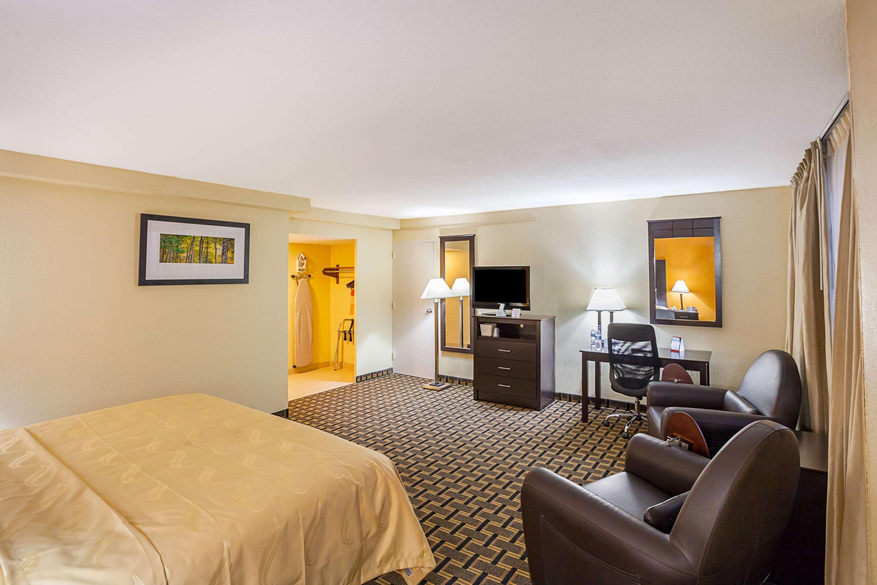 Quality Inn & Suites Цинциннати Экстерьер фото