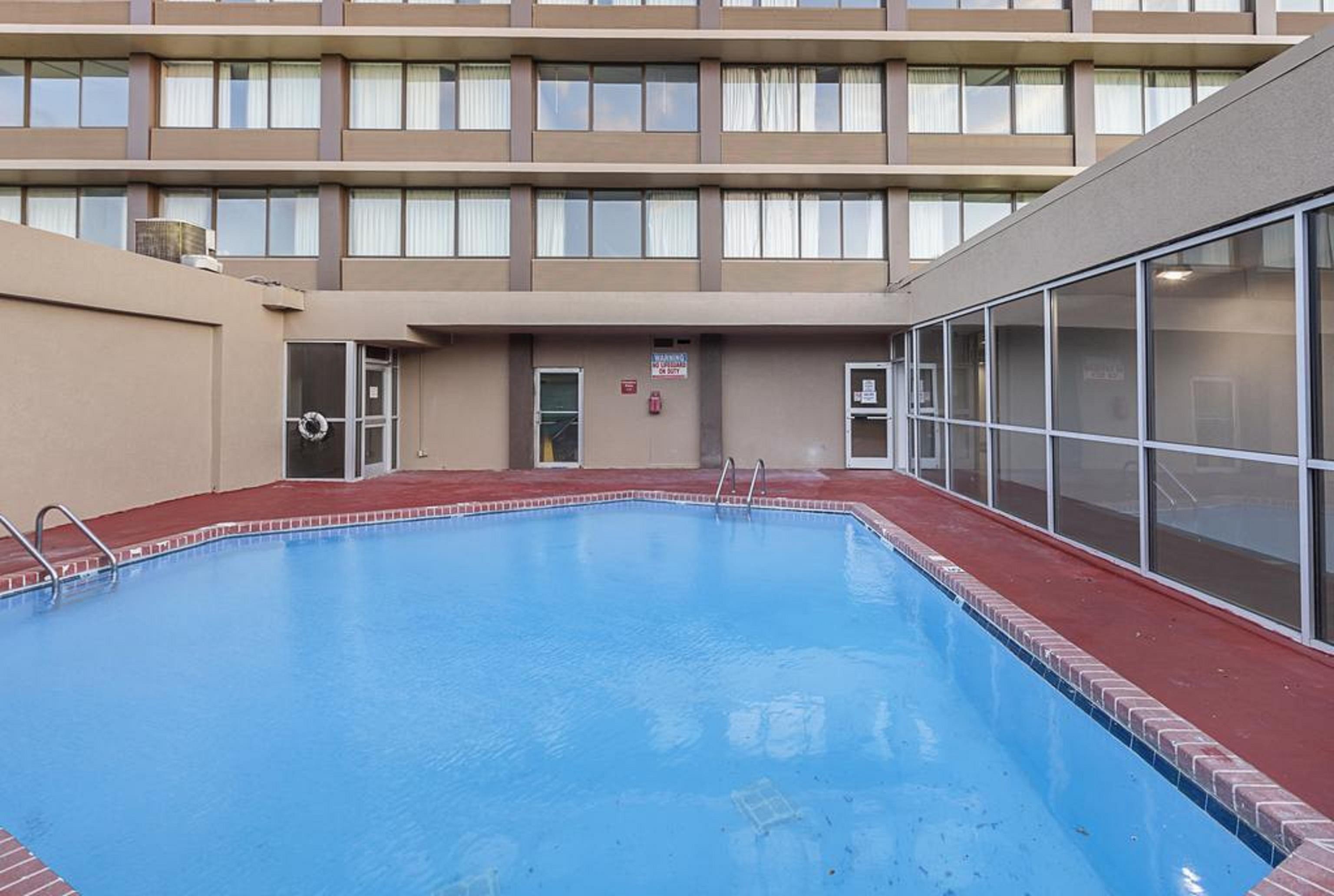 Quality Inn & Suites Цинциннати Экстерьер фото
