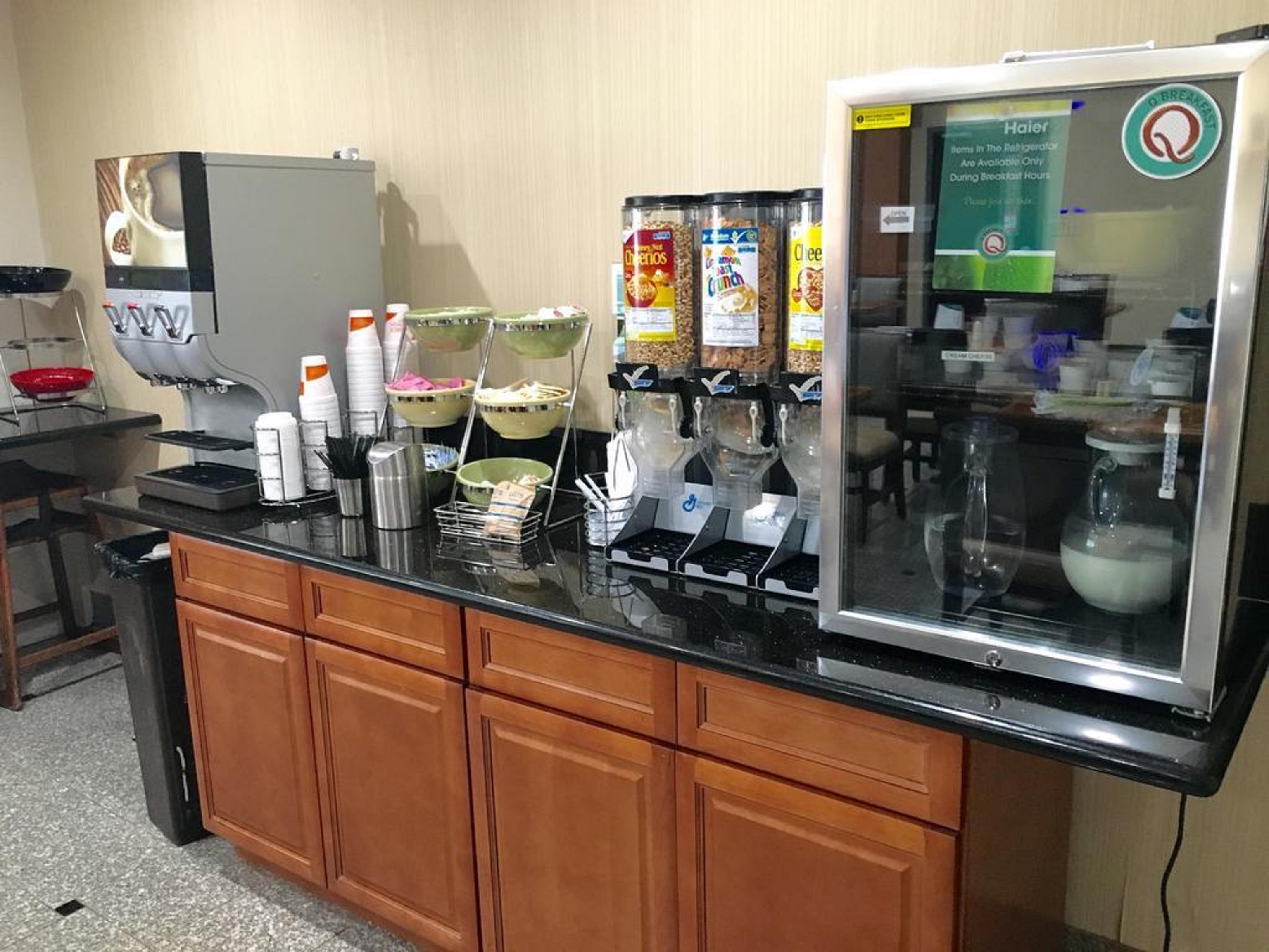 Quality Inn & Suites Цинциннати Экстерьер фото