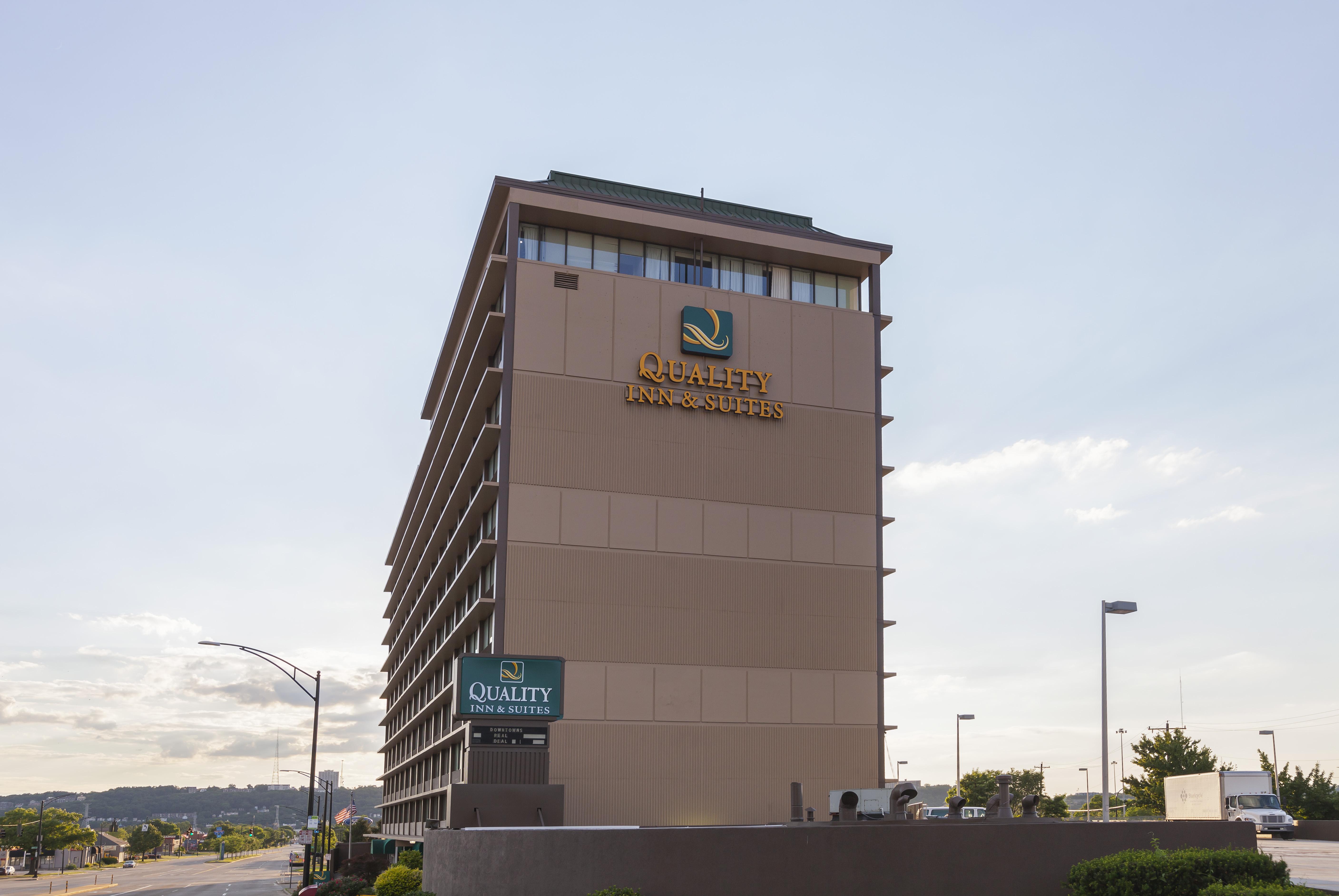 Quality Inn & Suites Цинциннати Экстерьер фото