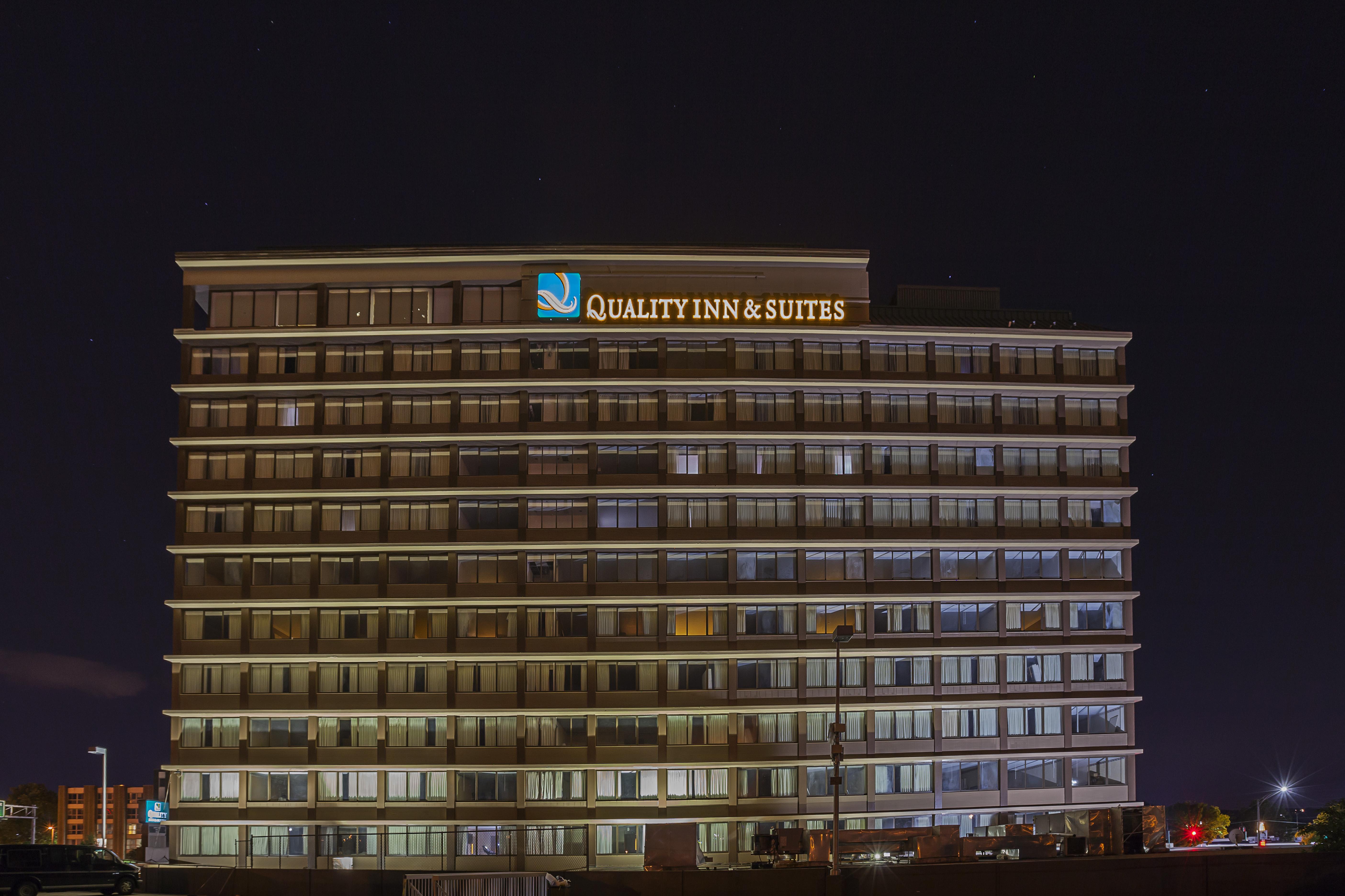 Quality Inn & Suites Цинциннати Экстерьер фото