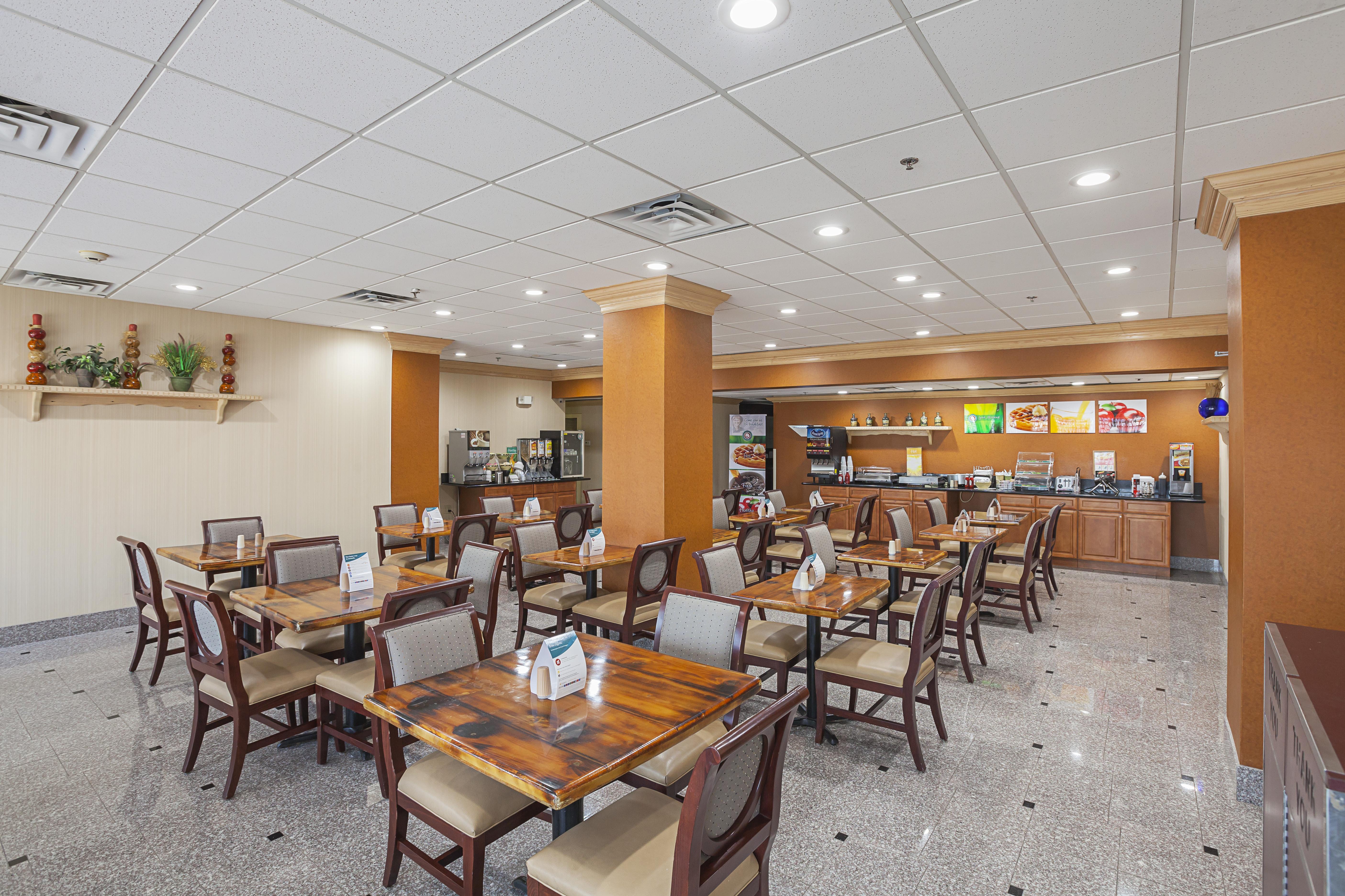 Quality Inn & Suites Цинциннати Экстерьер фото