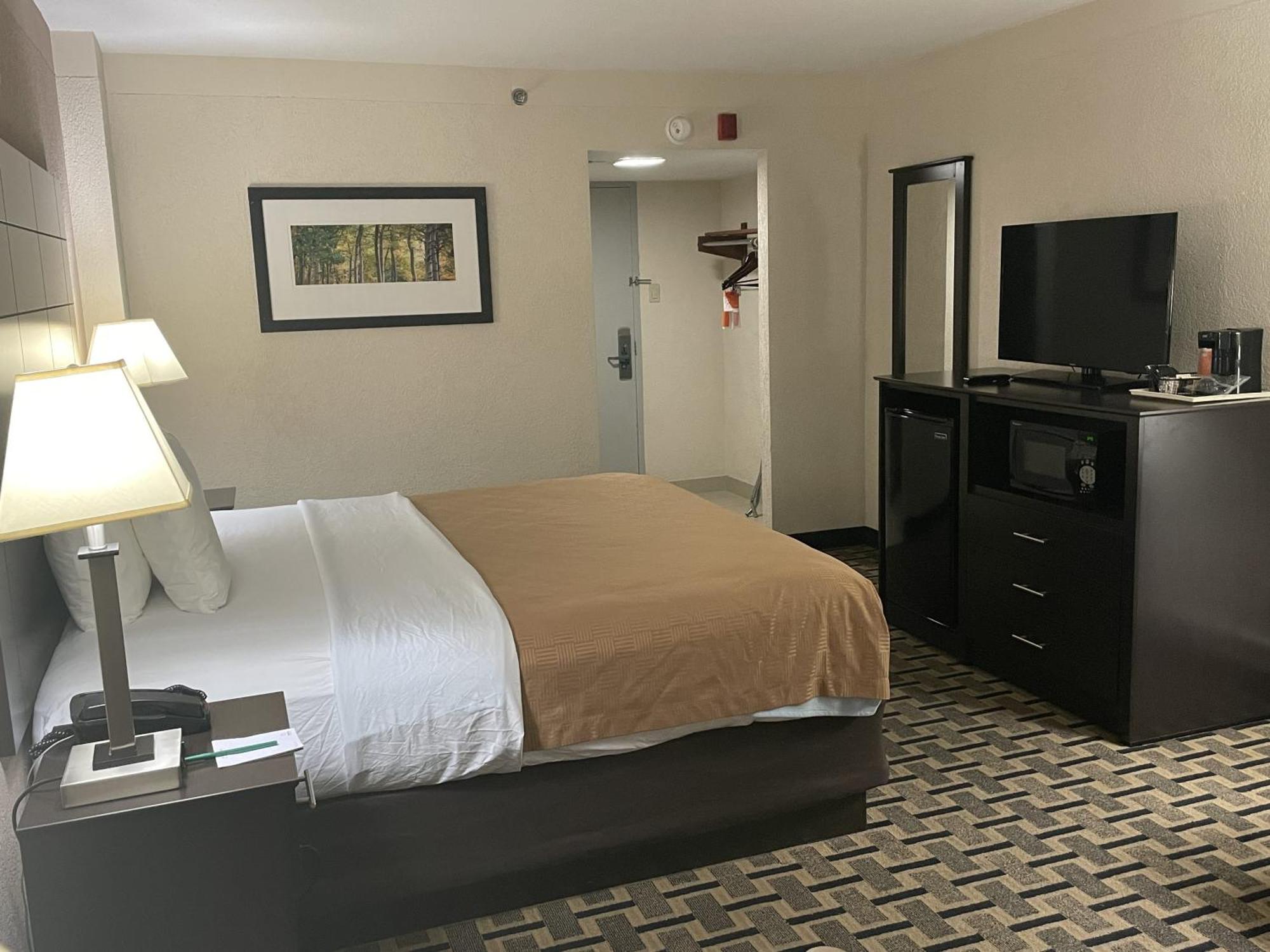 Quality Inn & Suites Цинциннати Экстерьер фото