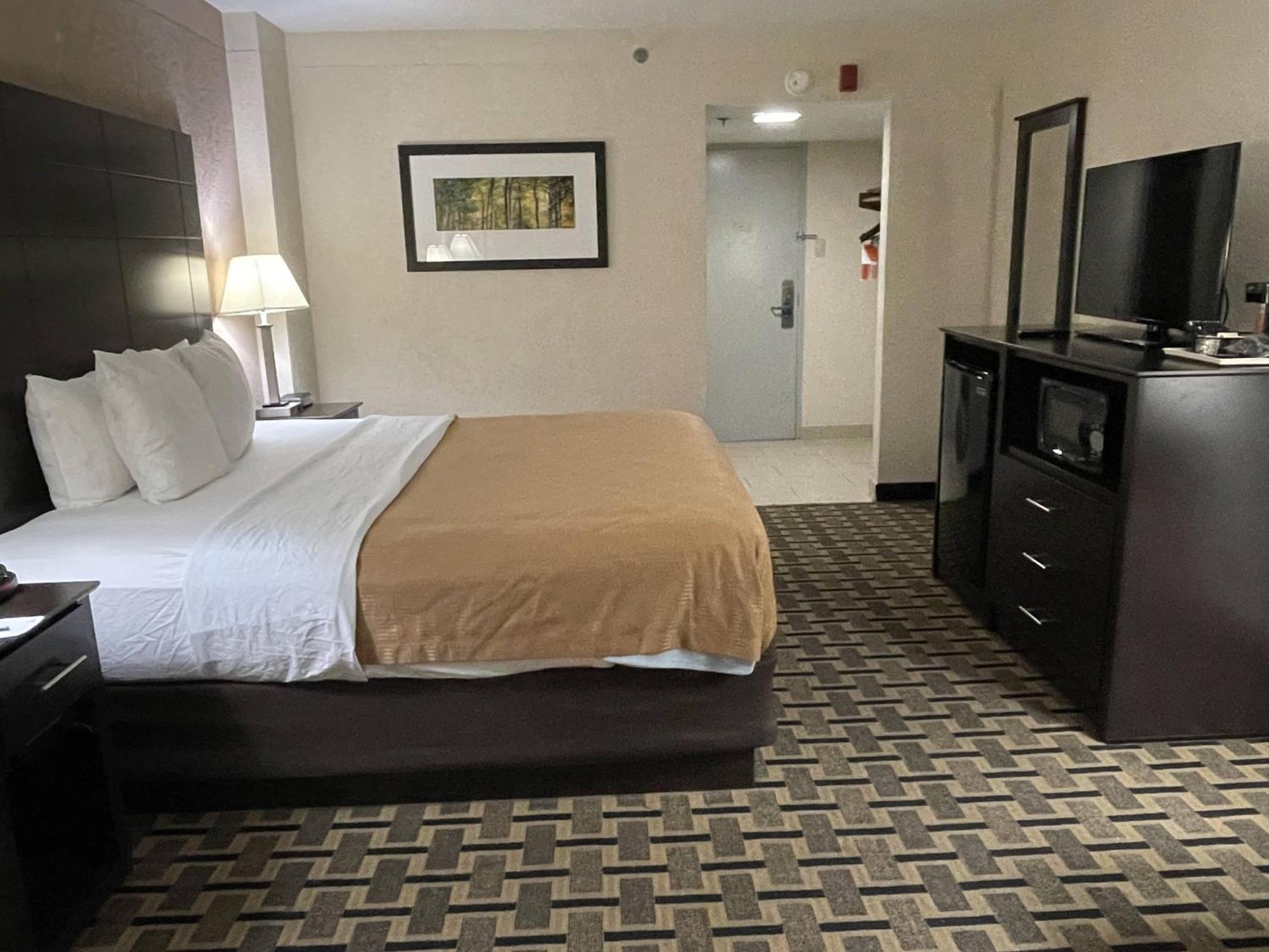 Quality Inn & Suites Цинциннати Экстерьер фото