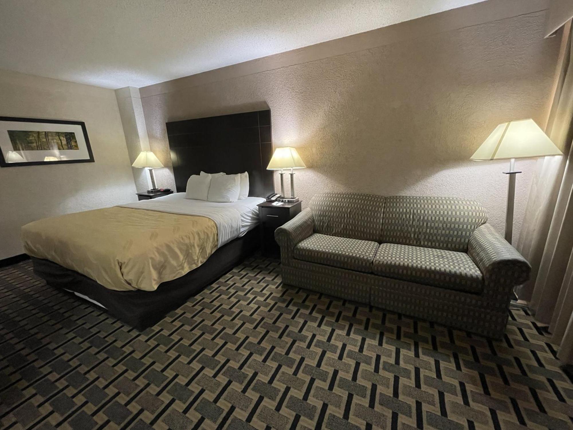 Quality Inn & Suites Цинциннати Экстерьер фото