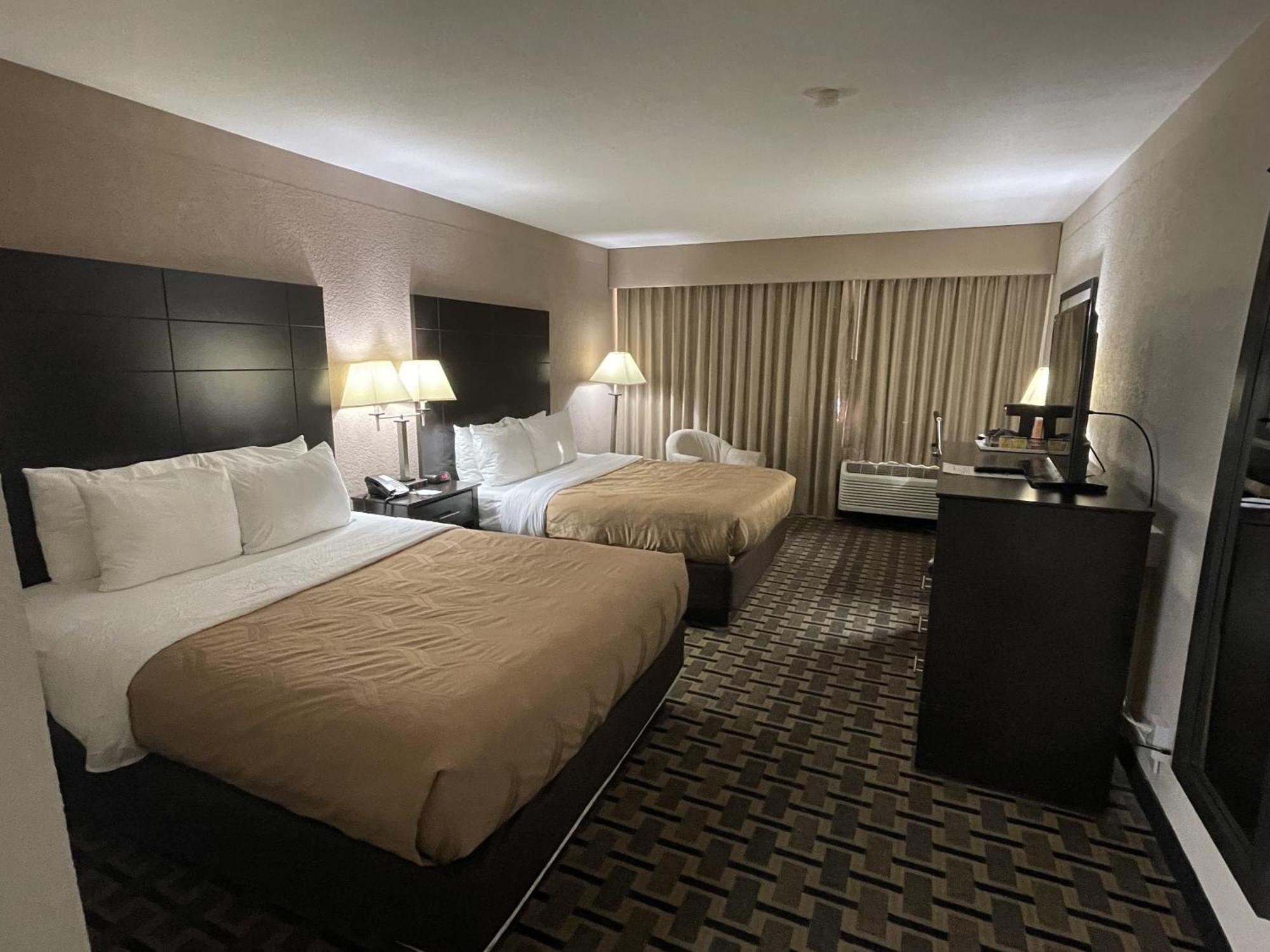 Quality Inn & Suites Цинциннати Экстерьер фото